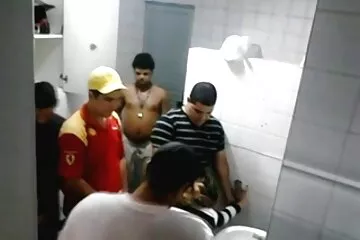 يصبح كس بلدي الرطب راضيا سكسي اجنبي كامل