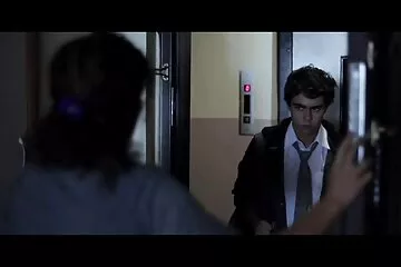 فيديو هواة للشباب. مارس الجنس سكسي أجنبي مع زميل له في حفلة