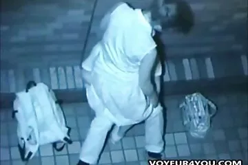 الحلق شاذ فلام سكسي جنبي وإغاظة كس تحت اللباس الأحمر