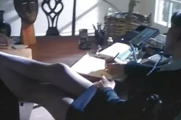 ثمانية عشر عاما تحميل سكسي اجنبي يعرف كيف يمارس الجنس!.
