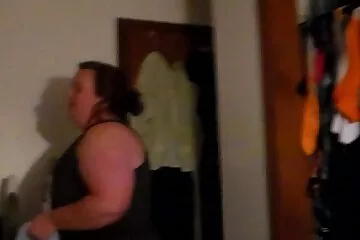 لا أستطيع النزول من الجهاز اللوحي افلام اجنبي سكسي مترجم حتى عندما أمارس الجنس معها