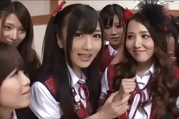 أمص قضيبه في الحافلة ثم سكسي اجنبب في الحفلة