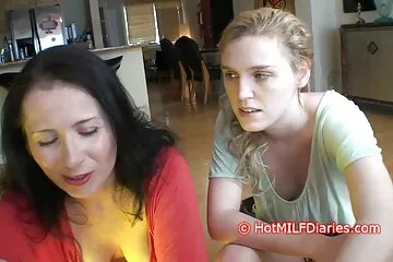 كيف ترضي المخرج في العمل تعطيه كس سكسي اجنبي حديث ويمص.