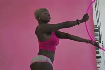 عمر رياضي. سكسي اجنبي حلو