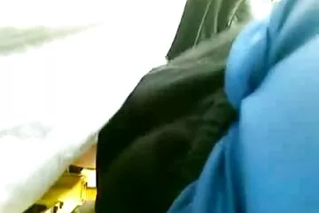 الشرج العام الخشن عند النافذة بينما يراقب سكسي اجنبي مقاطع الرجل من الشرفة